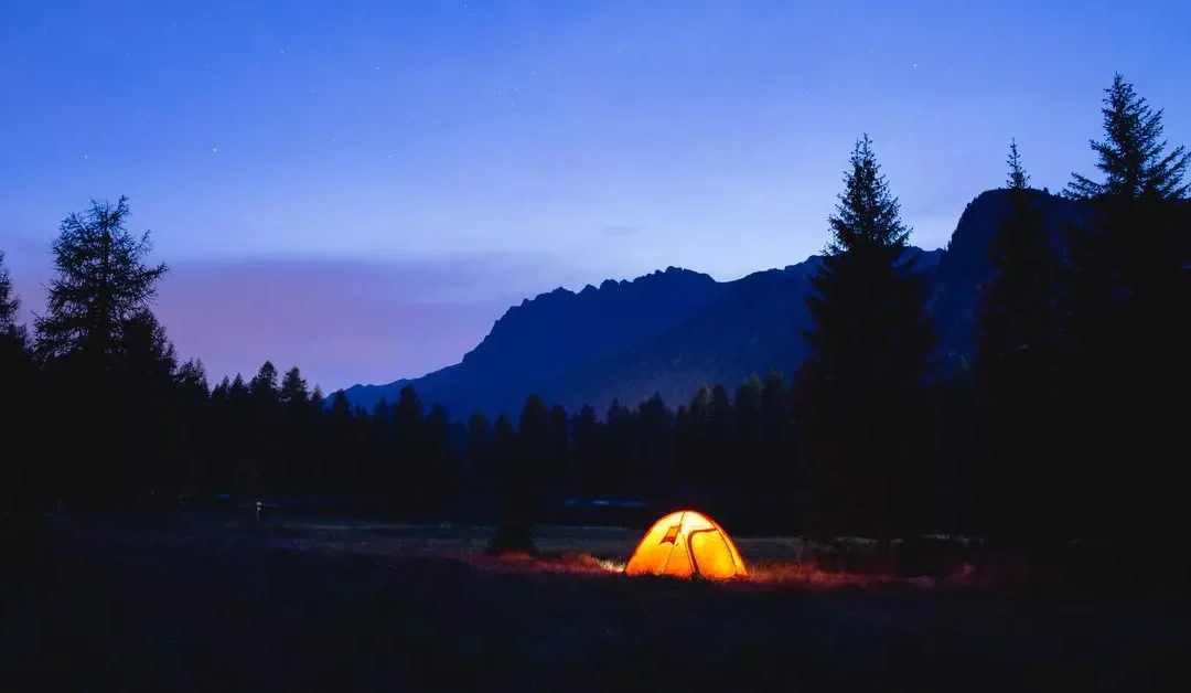 Embracing the Magic of Fall Camping with Tips for a Cozy Experience